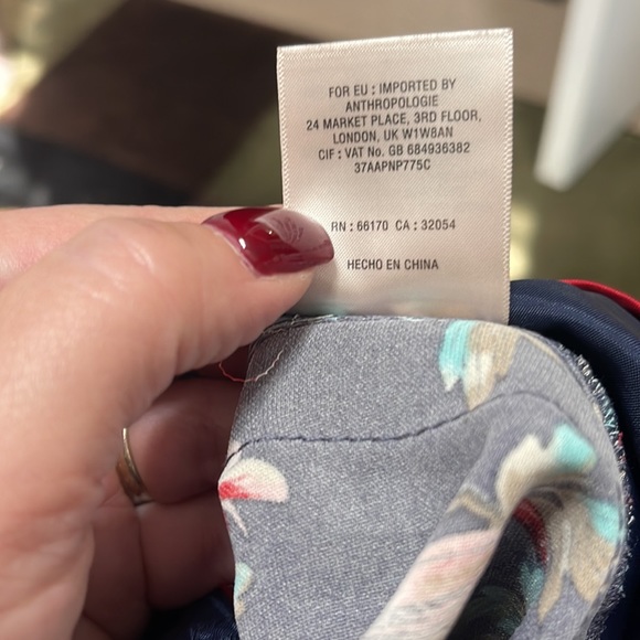 Elevenses - Anthropologie pants. Flowered print on grey background. Size 4 - Picture 8 of 16